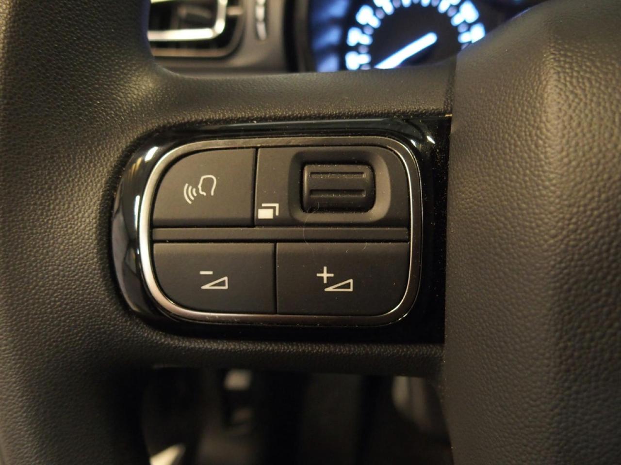 37503662 16 Citroën C3 1.2 PureTech Shine, Keyless Go + Entry, App connect, Stoelverwarming, cruise controle